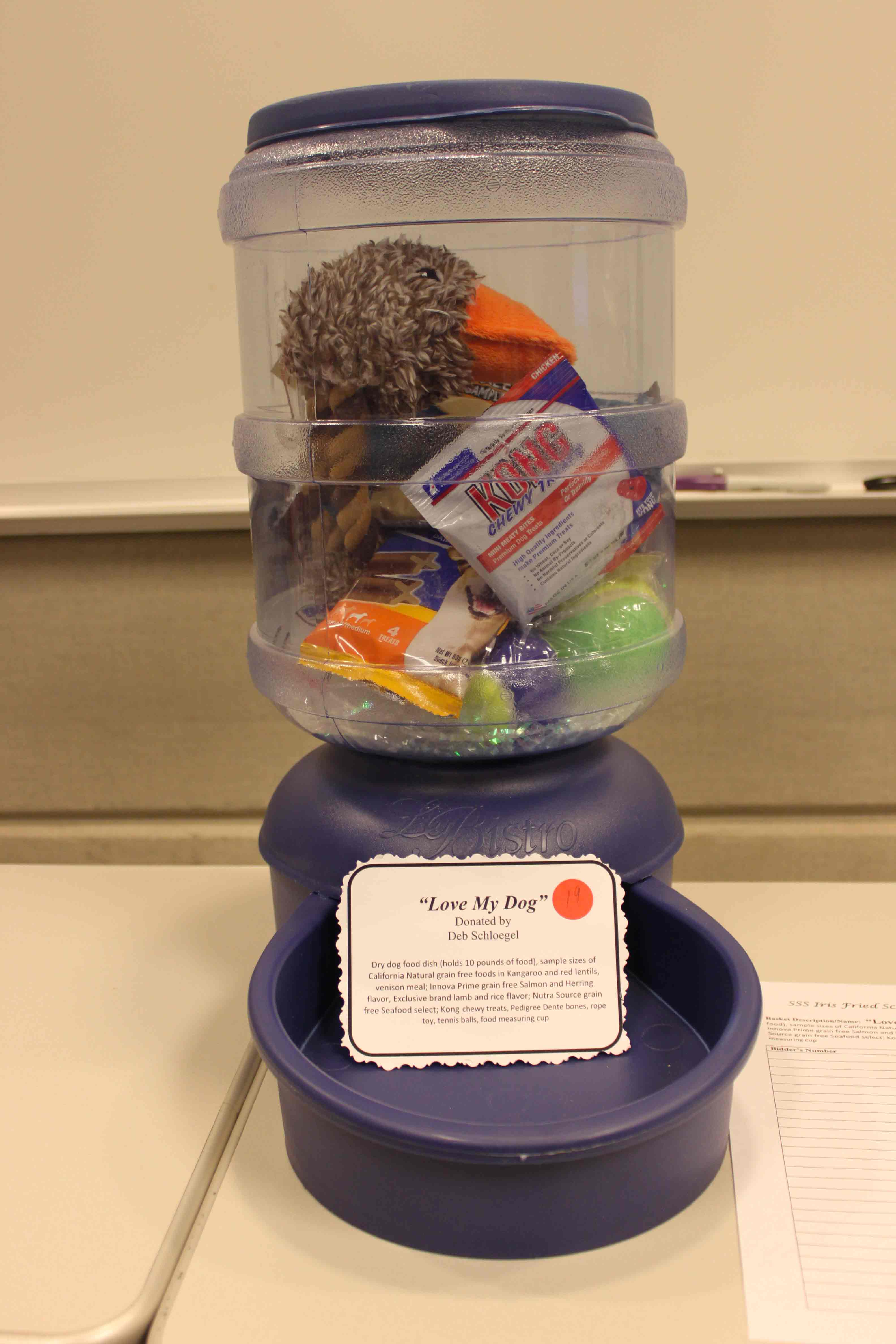 dog food feeder with dog treats